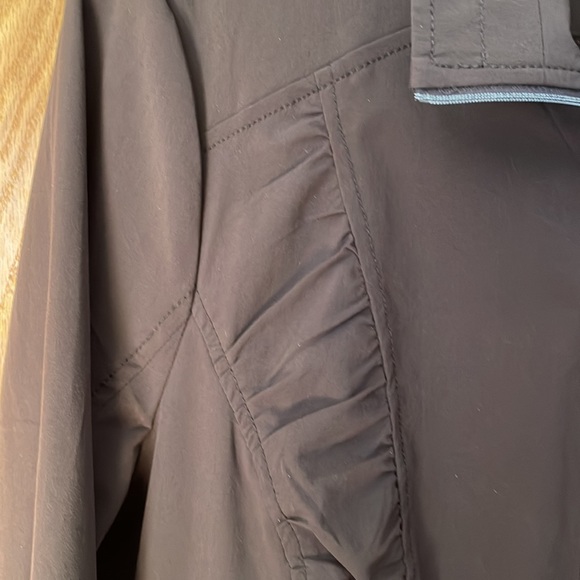 Lightweight active jacket - Picture 3 of 5